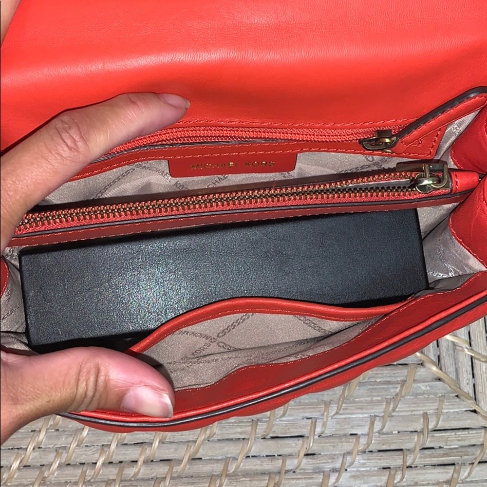 ❣️Michael Kors Whitney Luxurious Leather shoulder bag❣️ - Picture 6 of 8